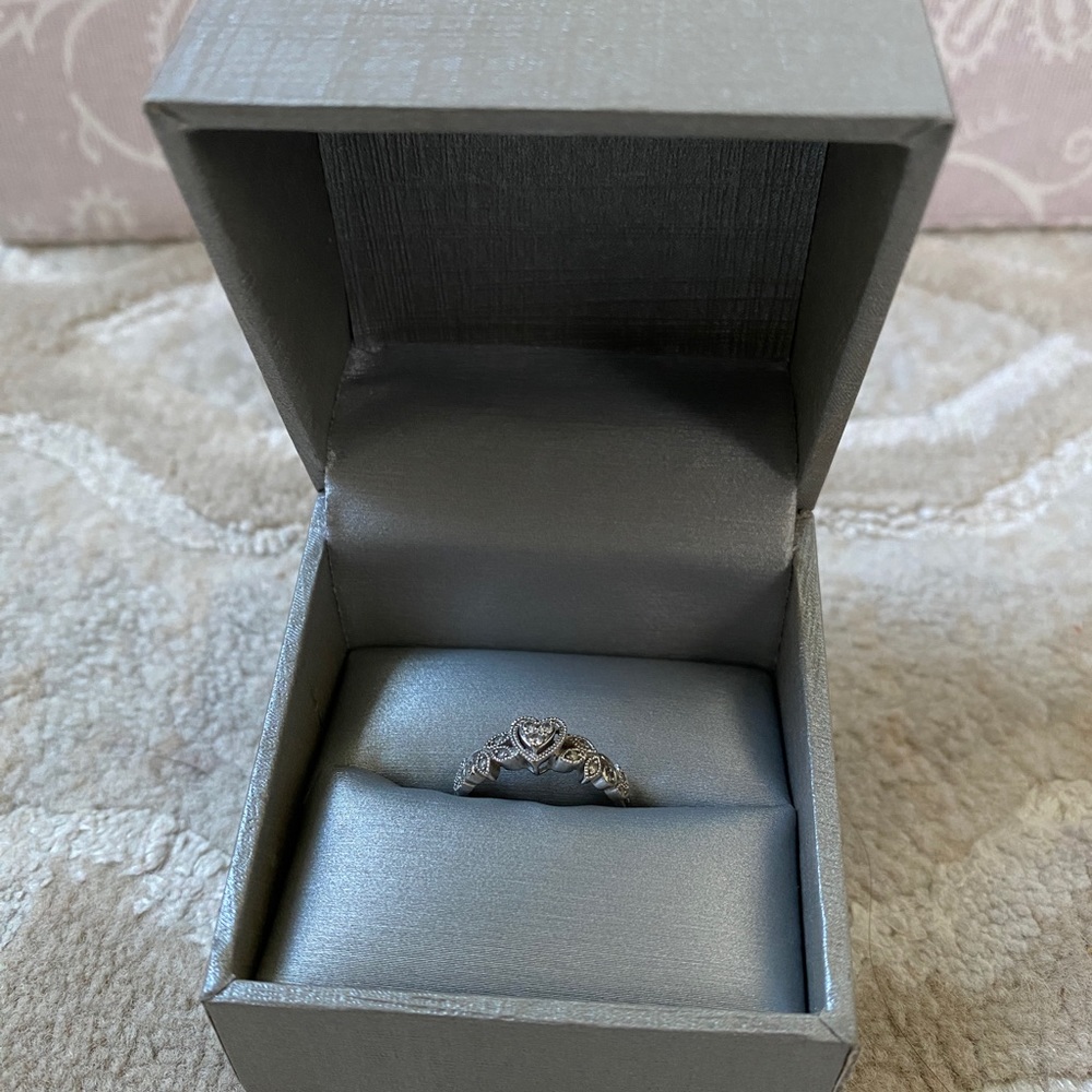Zales Cherished Promise 1/8 CT Diamond Vintage Style Ring 10K White Gold